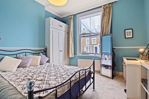 3 bedroom flat to rent, Lambourn Road, London