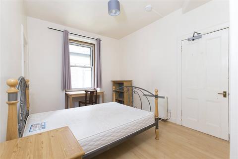 3 bedroom terraced house to rent, Causewayside, Newington, Edinburgh, EH9
