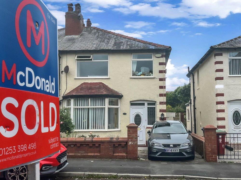 Holmfield Road, Blackpool, Lancashire 3 bed semidetached house £140,000