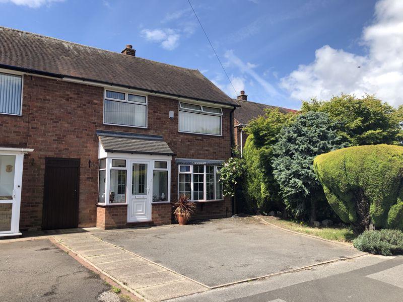Blenheim Close, Rushall, Walsall, WS4 1RB 3 bed semidetached house £