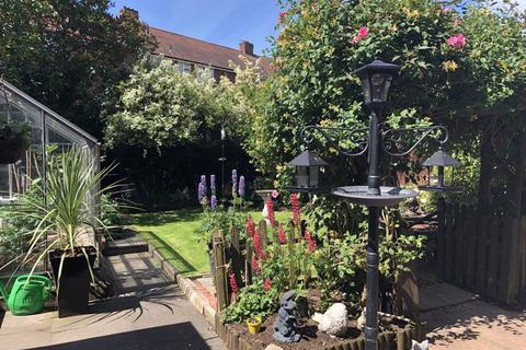 3 Blenheim Close, Walsall, WS4 1RB