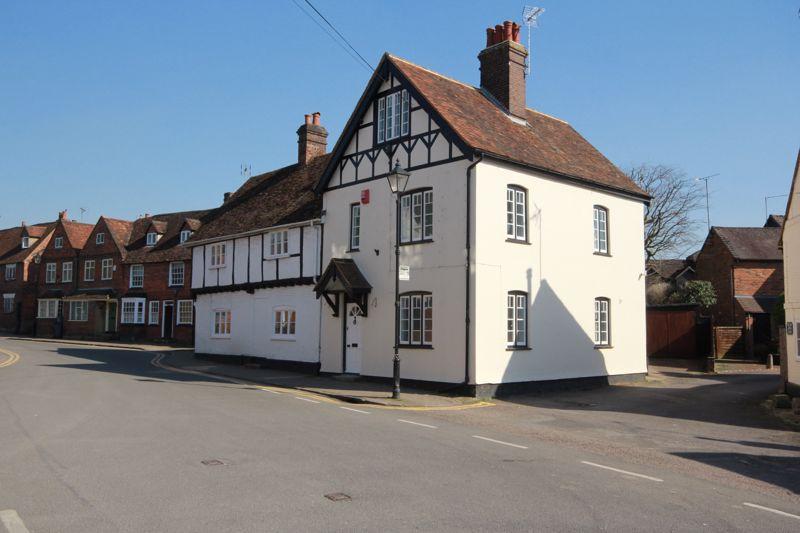 Princes Risborough 4 bed semidetached house to rent £1,800 pcm (£415 pw)