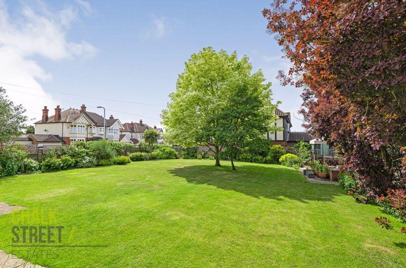 Engayne Gardens, Upminster, RM14 5 bed semidetached house £1,750,000
