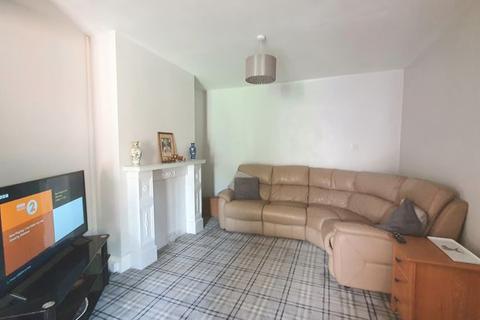 61 Finlay Road, Gloucester, GL4 6TW