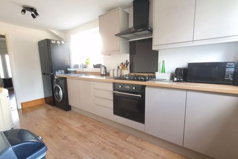 61 Finlay Road, Gloucester, GL4 6TW