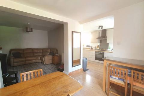 61 Finlay Road, Gloucester, GL4 6TW