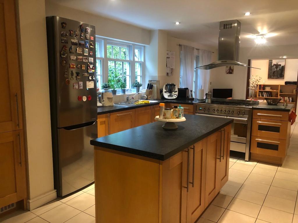 Vaughan Williams Way, Brentwood 5 bed terraced house £2,750 pcm (£635 pw)