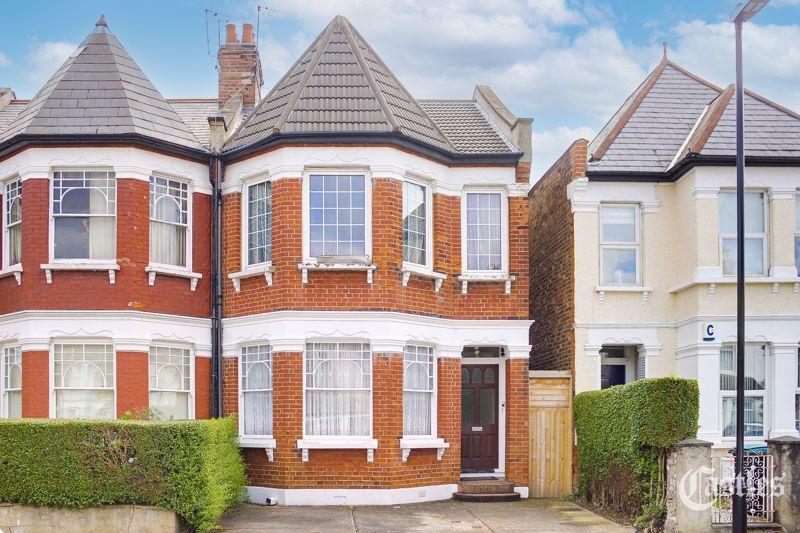 Marlborough Road, Bowes Road, N22 2 bed apartment for sale £375,000