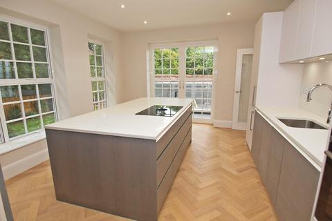 3 bedroom apartment for sale - Woodlands Road, Bickley, Bromley, BR1