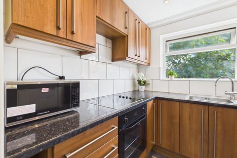 3 bedroom flat to rent, Derby Street