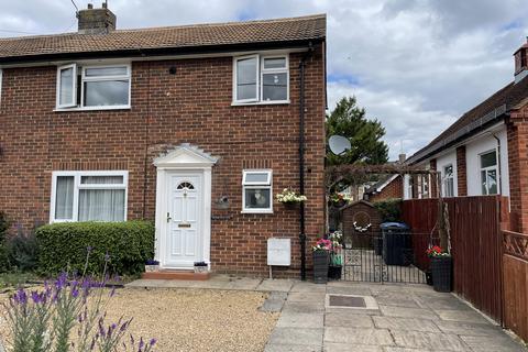 2 bedroom semi-detached house to rent, Woodlands Park Road, Maidenhead