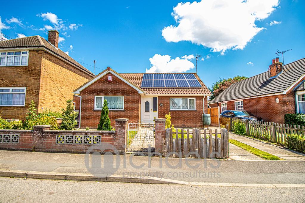 Francis Road, Braintree, CM7 2 bed detached bungalow for sale £400,000