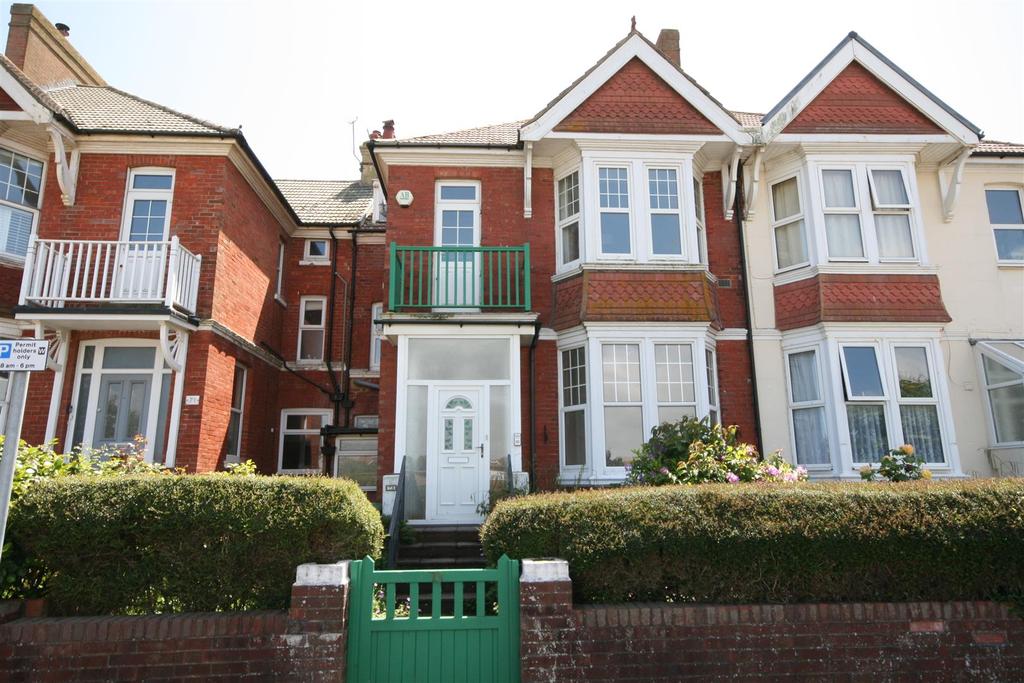 Egerton Road, BexhillonSea 1 bed flat £950 pcm (£219 pw)