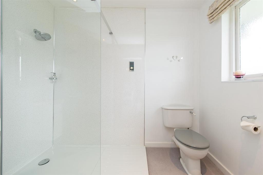 Bedroom 1 shower room.jpg