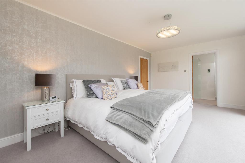 Bedroom 1 -5.jpg