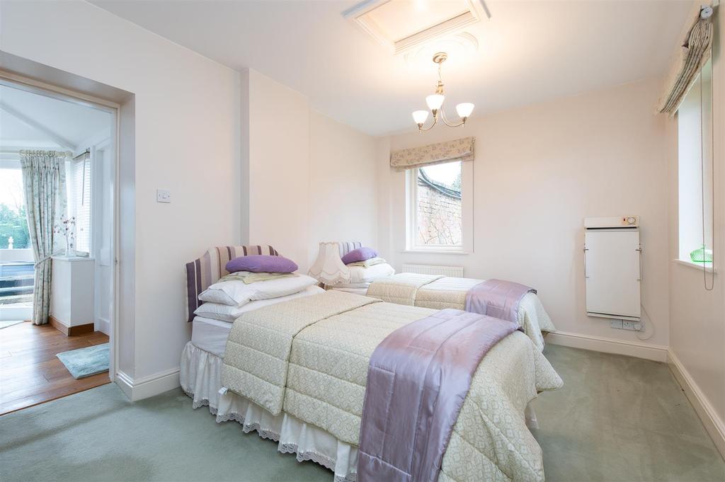 Bedroom 4.jpg