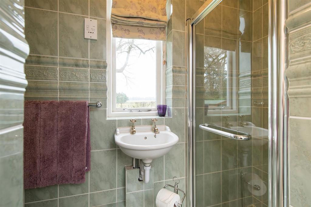 On suite bedroom 4.jpg