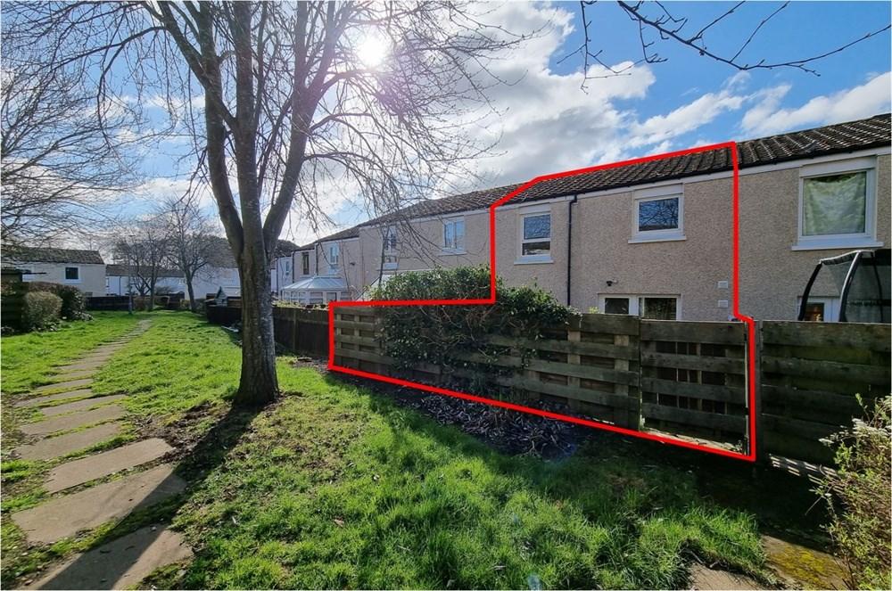 4 Hareshaw Bank, Tweedbank... 3 bed terraced house £155,000