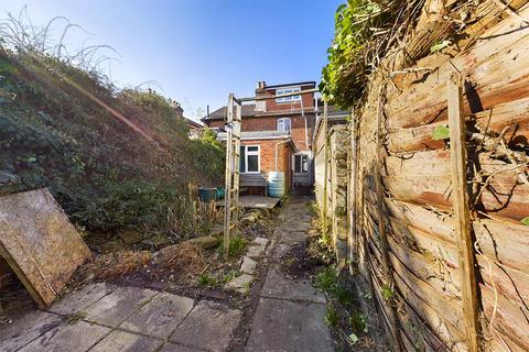 64 Pinegrove Road, Southampton, SO19 2PR