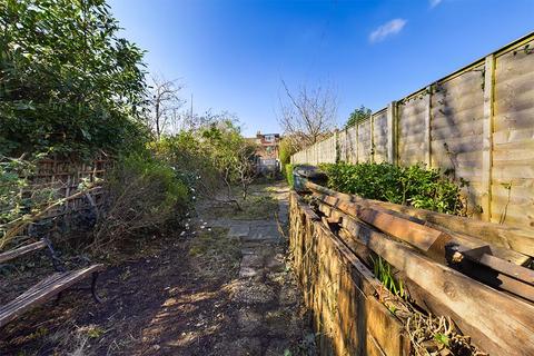 64 Pinegrove Road, Southampton, SO19 2PR