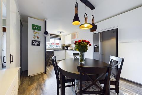 10 Bronte Place, Stanley, DH9 6XQ