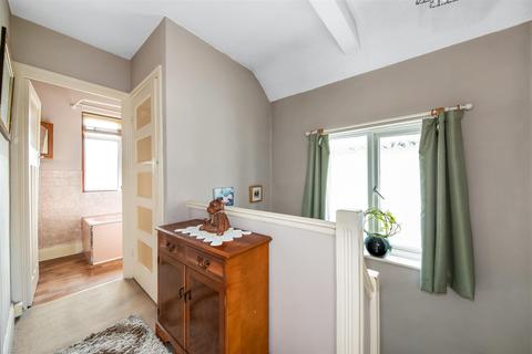 33 Glanfield Road, Beckenham, BR3 3JS
