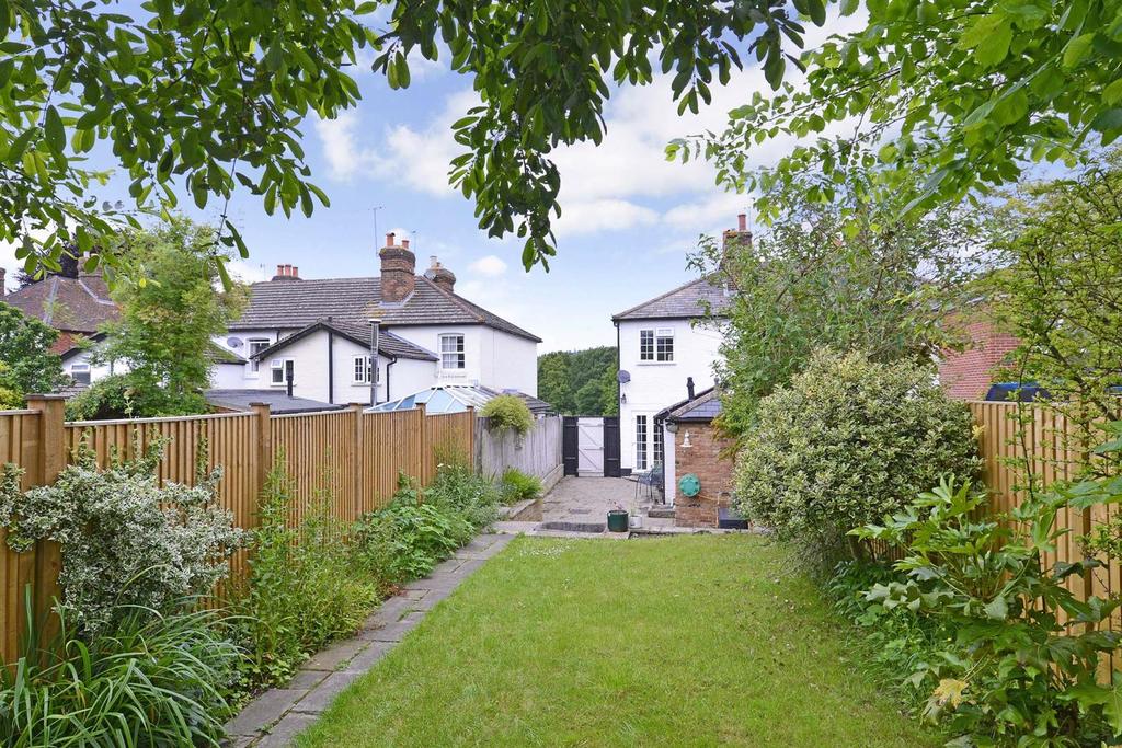 Christmas Hill, Shalford, Guildford 2 Bed Cottage - £525,000