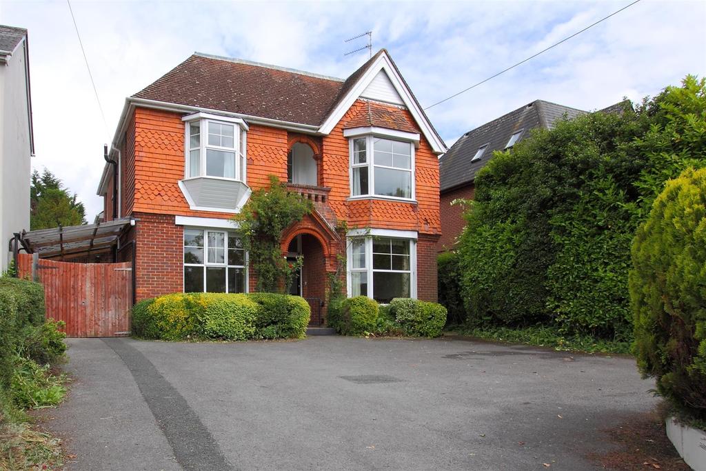 Winchester Road, Andover 4 bed house £2,000 pcm (£462 pw)