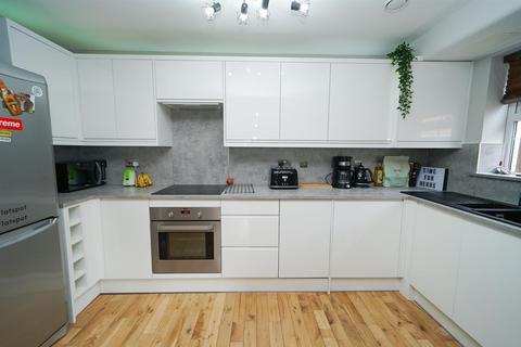 38 Eagle Close, Leighton Buzzard, LU7 4AT