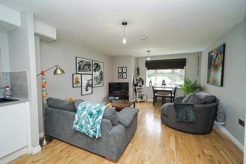 38 Eagle Close, Leighton Buzzard, LU7 4AT