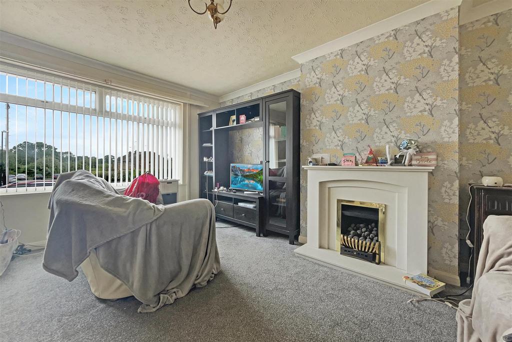 Parry Road, Wyken, Coventry 2 bed semidetached bungalow £200,000