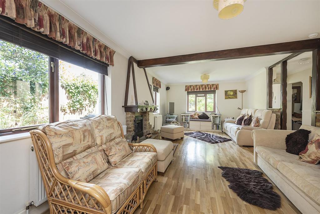 Oakwood Road, Bricket Wood, St. Albans 5 bed detached house £1,000,000