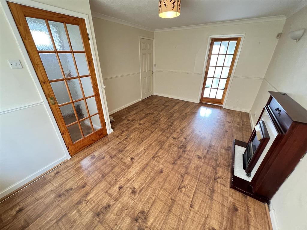 Leafield Close, Irby, Wirral 3 bed semidetached house £215,000