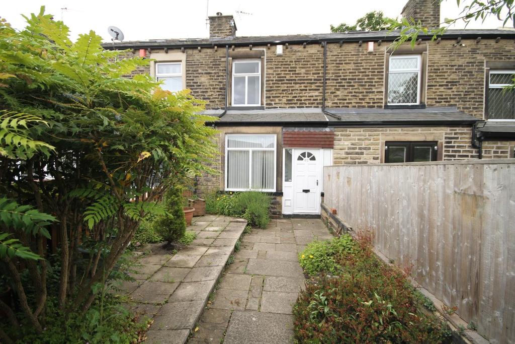 Carrbottom Road, Greengates, Bradford 2 bed terraced house £145,000