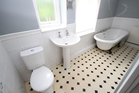 62 Carrbottom Road, Greengates, Bradford, BD10 0BD
