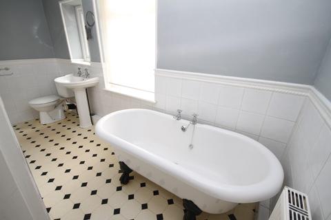 62 Carrbottom Road, Greengates, Bradford, BD10 0BD