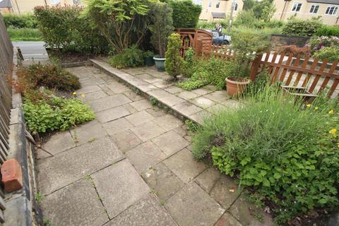 62 Carrbottom Road, Greengates, Bradford, BD10 0BD