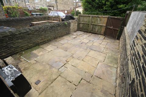 62 Carrbottom Road, Greengates, Bradford, BD10 0BD