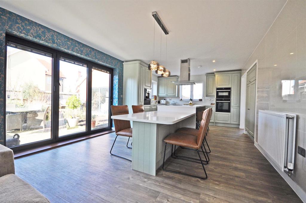 Kitchen4.jpg
