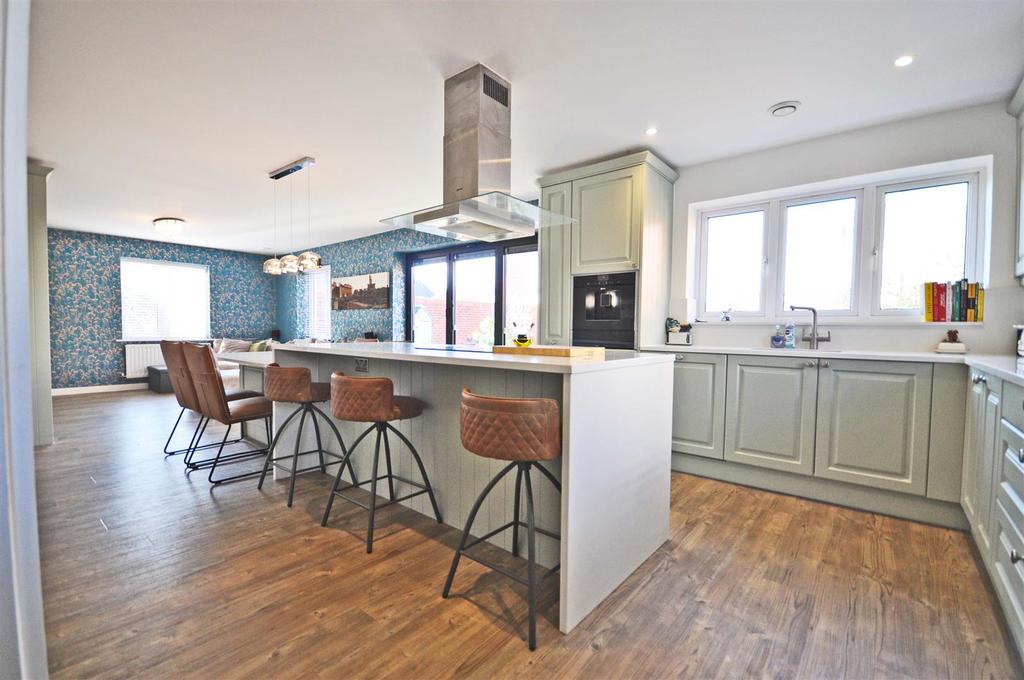 Kitchen3.jpg