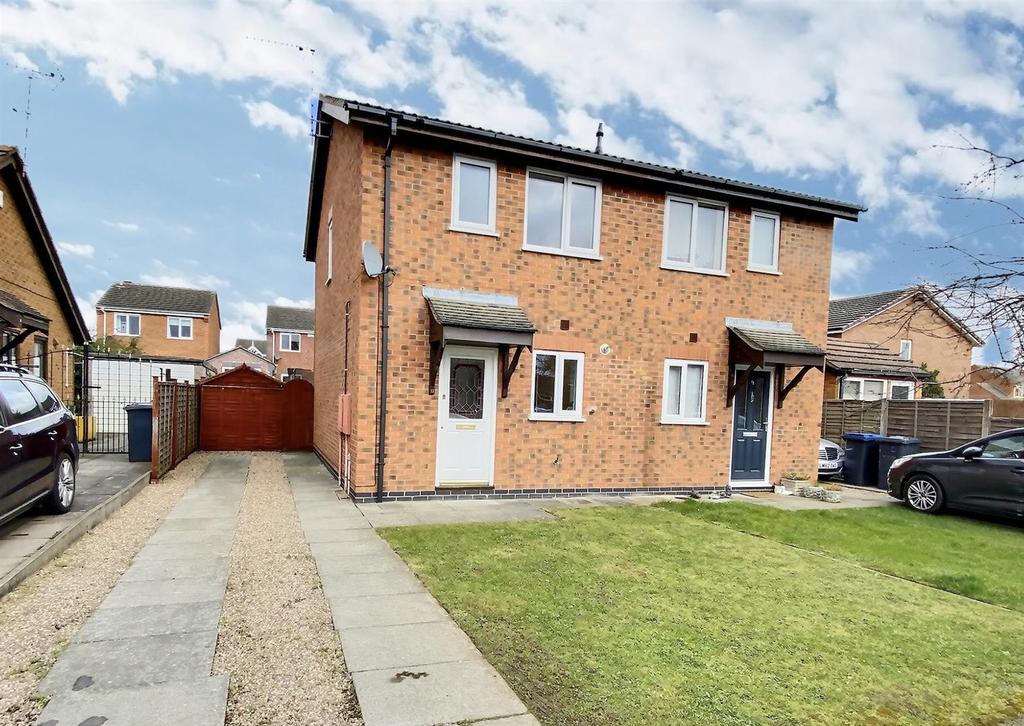 Freswick Close, Hinckley 2 bed semidetached house £750 pcm (£173 pw)