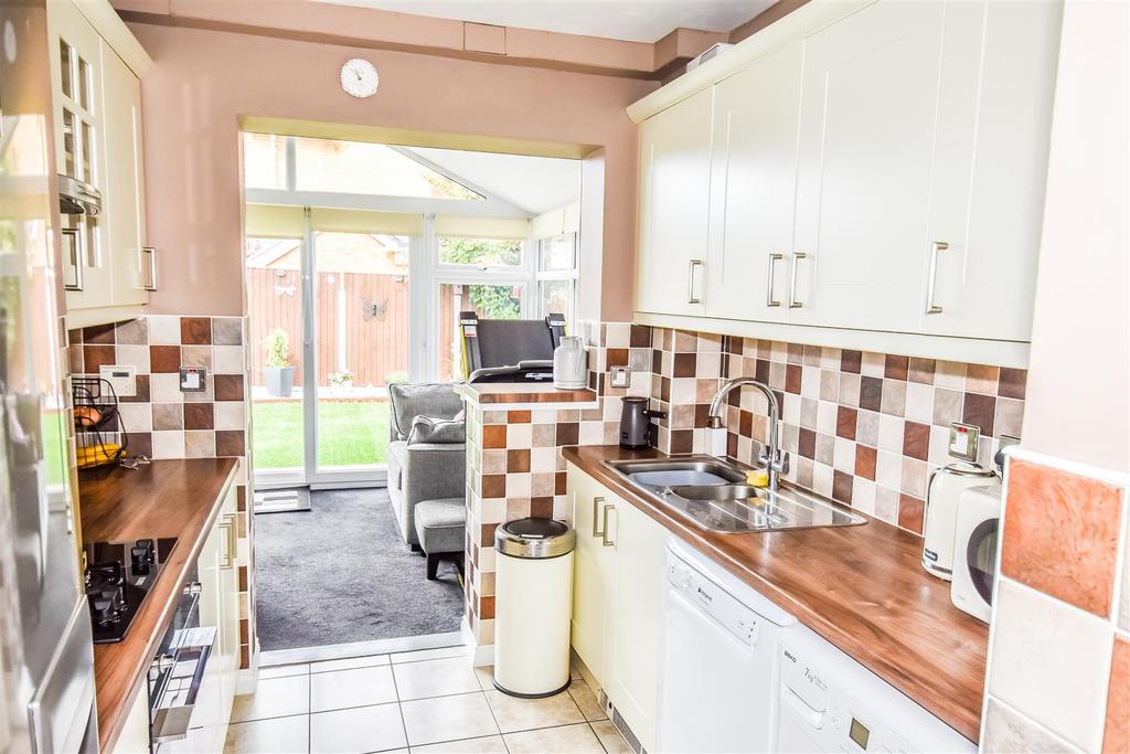 005-Kitchen1.jpg