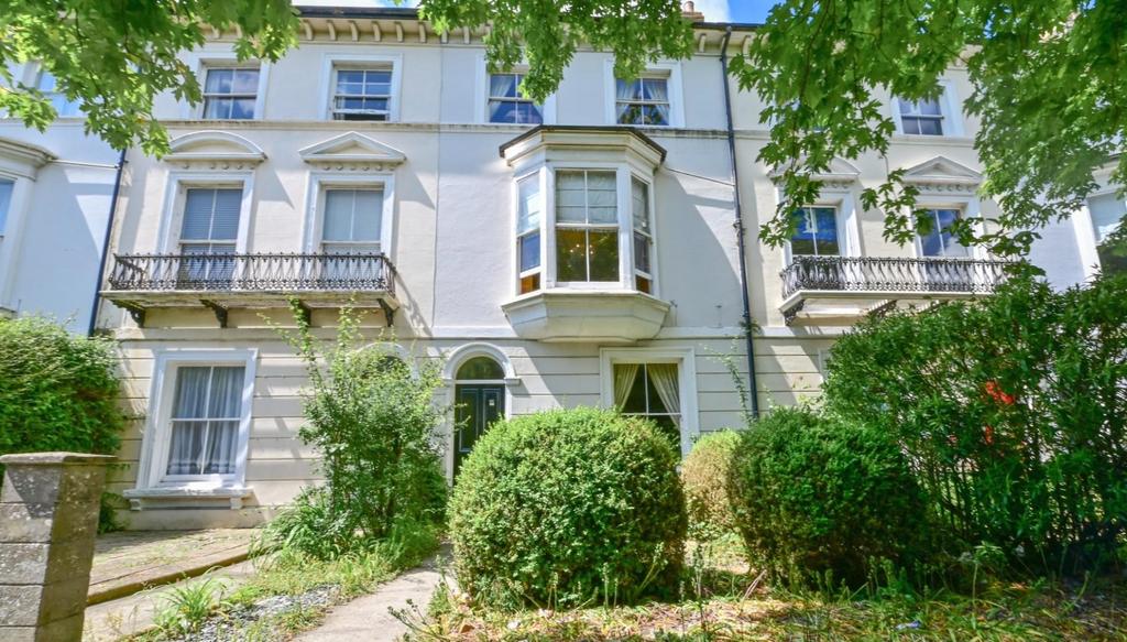 Carisbrooke Road, Newport 5 bed terraced house for sale £400,000