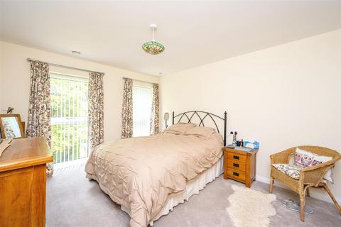 2 bedroom apartment for sale, Deans Park Court, Kingsway, Stafford, Staffordshire, ST16 1GD