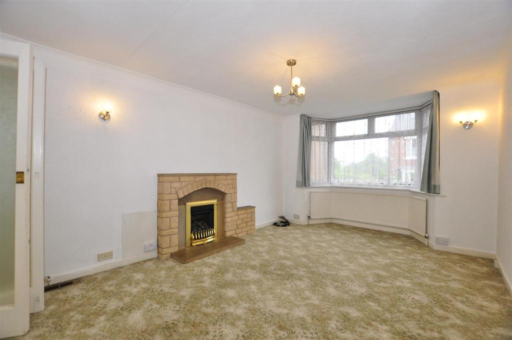 Cobham Road, Halesowen 3 bed detached house £260,000