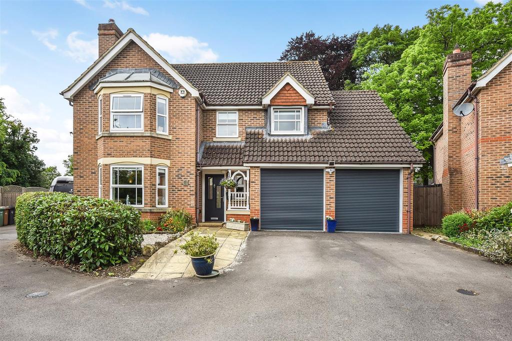 Denning Mead, Andover 4 bed detached house for sale £650,000