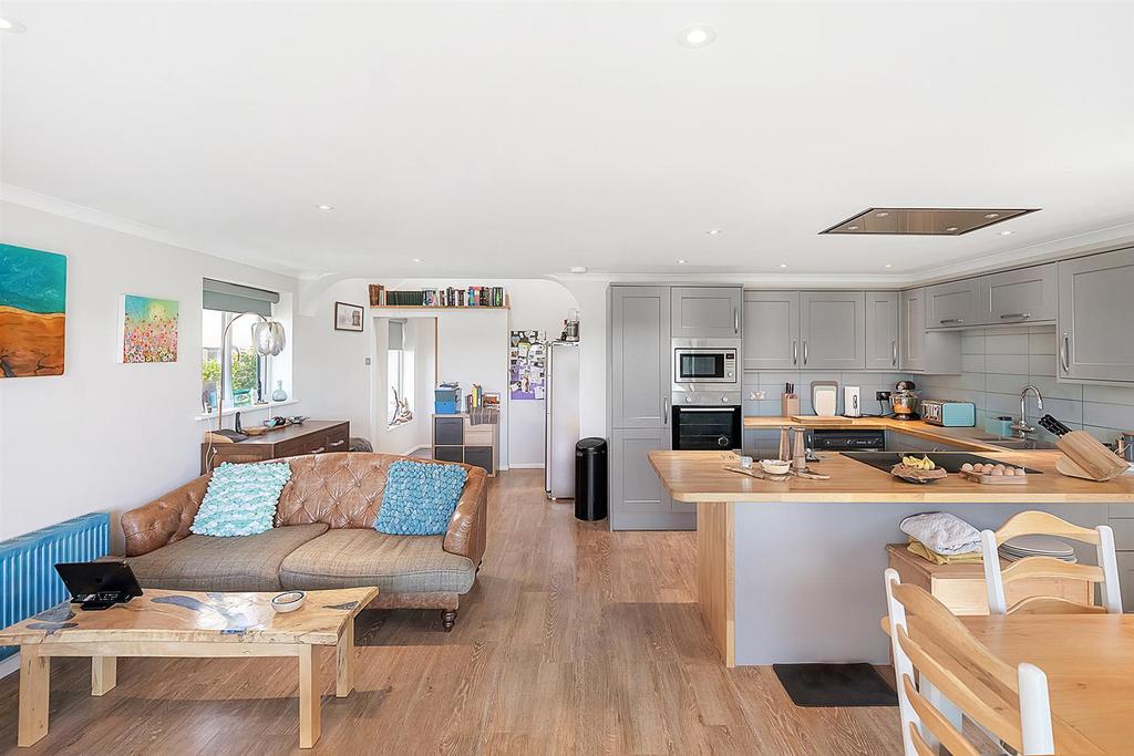 Lower Warren Road, Kingsbridge 4 bed detached house £975,000
