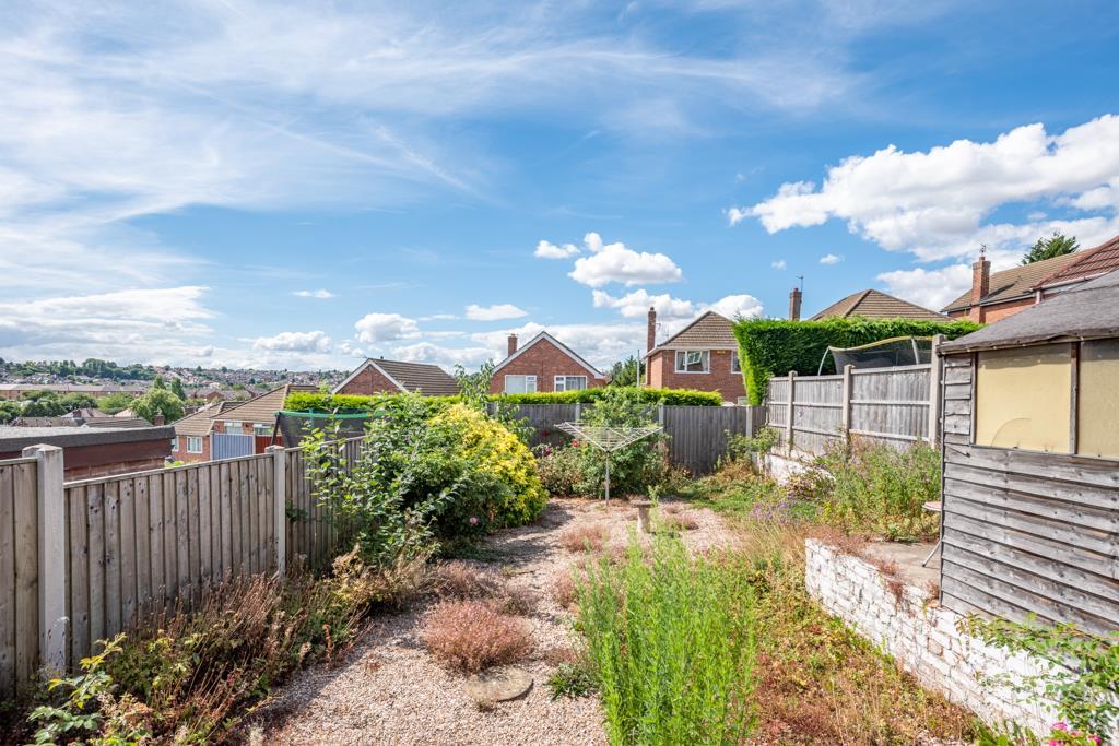 Violet Road, Carlton, Nottingham 3 bed detached house £260,000