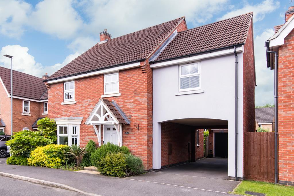 Langley Close, Bestwood Village... 4 bed detached house £400,000