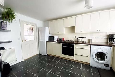 3 bedroom semi-detached house for sale - Alexandrea Way, Battle Hill, Wallsend, NE28